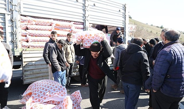 Tarım Ve Orman Bakanlığı'ndan Depremden Etkilenen Hayvanlara Yem Ve ...